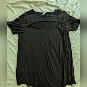 Hemish USA 2xl black open slit short sleeve top